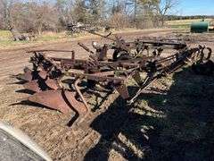 John Deere 3 bottom plow, row:6