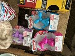lot of assorted Christmas items, owner states new, bldg:green