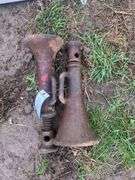 (2) Heavy Duty jacks, row:6