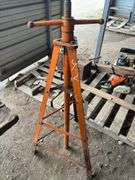 transmission stand, bldg:Green