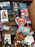 Lot of toys and other items, owner states new, bldg:Green