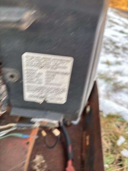 Miller Bob cat 250NT generator welder-non running & (2) recoil wheels, row:3