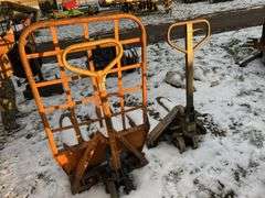Blue giant pallet jack & Crown pallet jack -crown is non running hydraulic leak, row:3