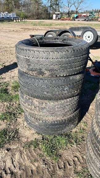 (4) Truck tires 285/65R20, row:6