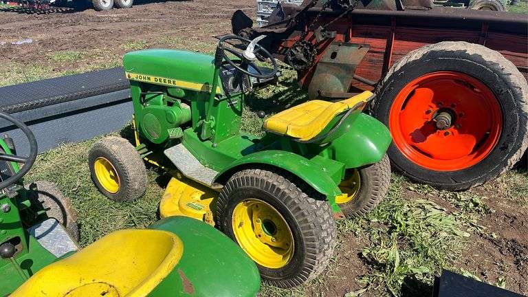 John Deere lawn mower, key in office, row:8