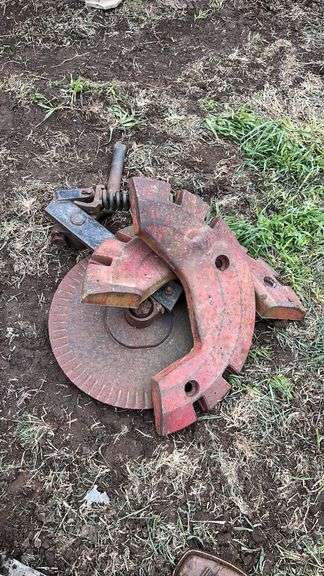 (2) IH half wheel weights & (1) plow coulter, row:10