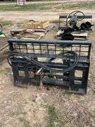AGT Skid Steer Hydraulic Adjust Pallet Forks, owner states new, row:4