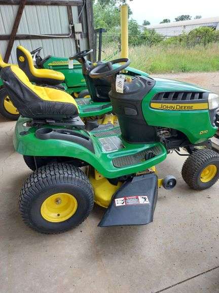 John Deere D110 Lawn Mower w Snow Blower