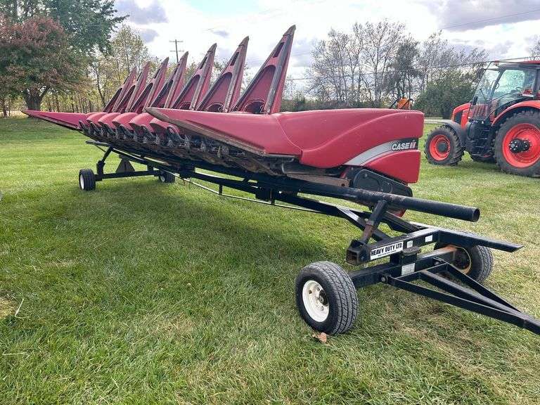 2010 CASE IH 3208 Corn Head w/ Cart image