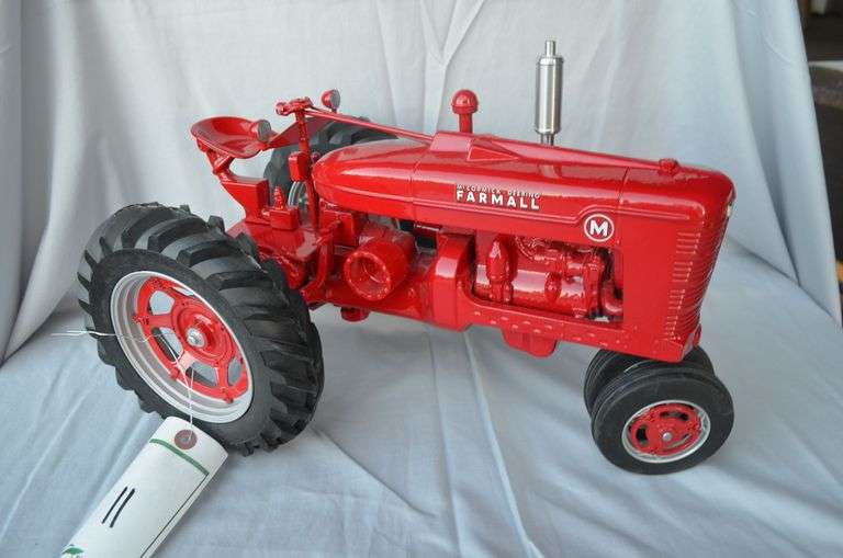 Farmall M Narrow Front image
