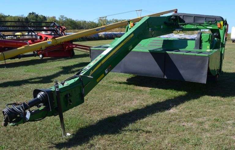 John Deere 835 Mower Conditioner image