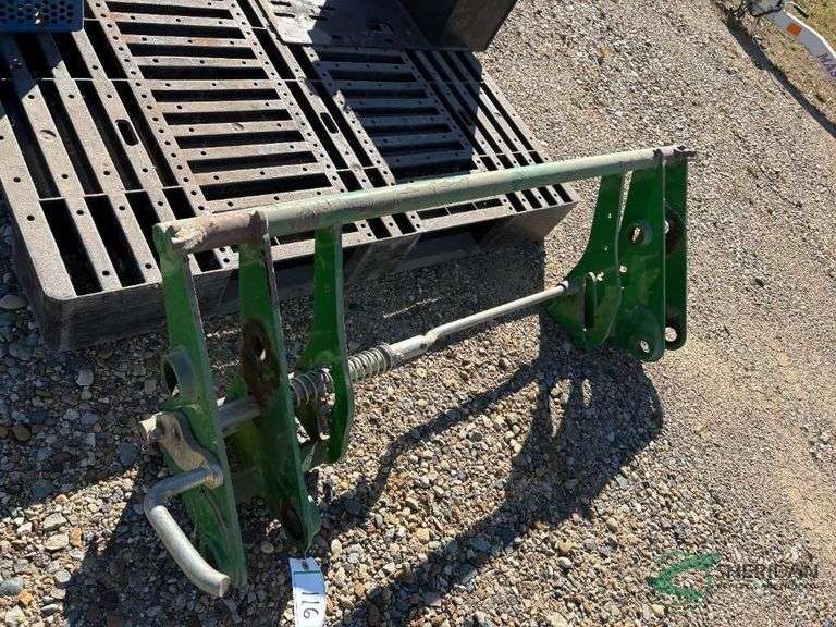 John Deere quick hitch attachment, will fit 673 loader image
