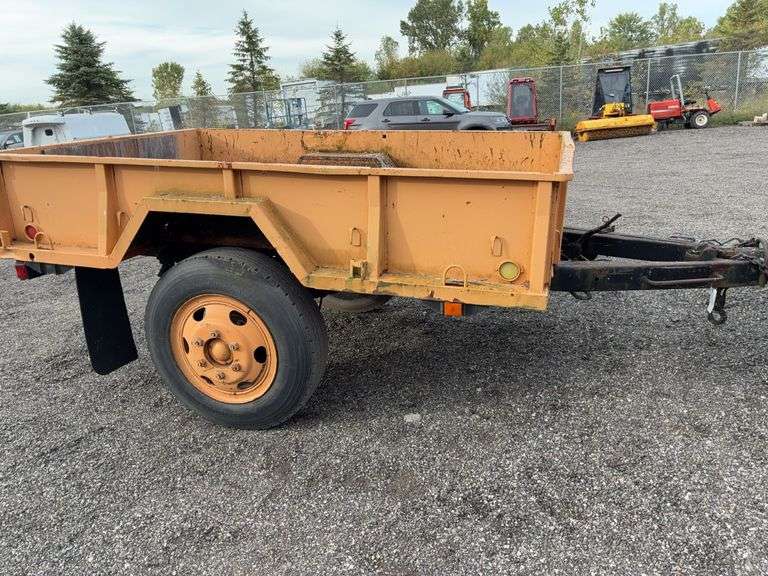 Military utility trailer 8ft long image