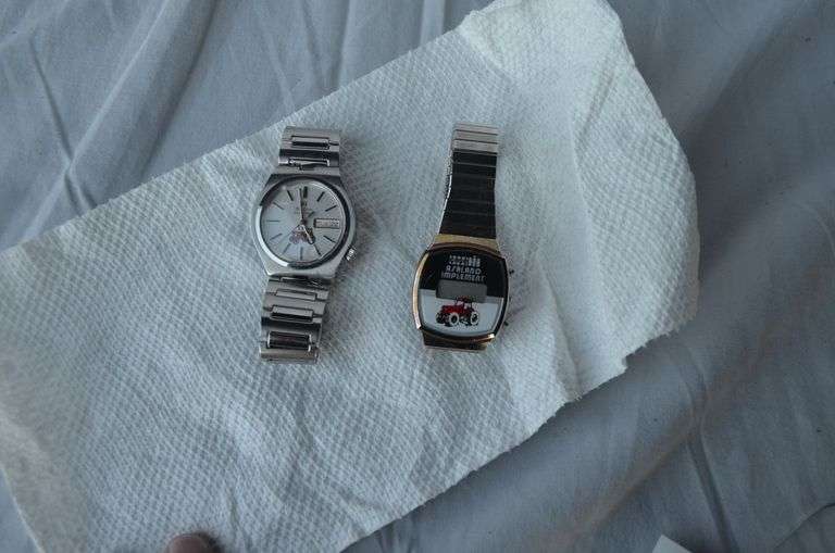 (2) Watches image