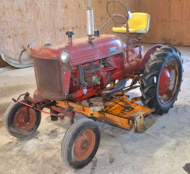 International F-CUB w/ Belly Mower image