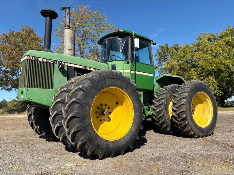 John Deere 8440 Tractor, 6,990 hours, s/n - 8440H003977RW image