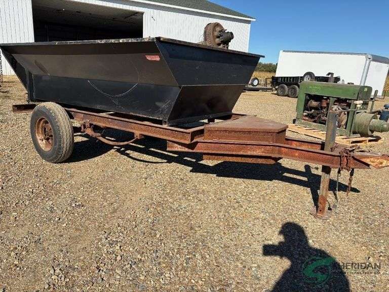Homemade Dump trailer project, has cylinder and 2nd axle image
