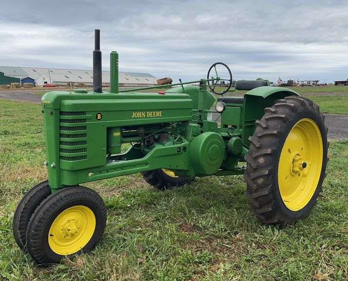 1947 John Deere B, row:1