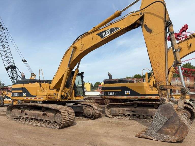 CAT 345B Excavator image