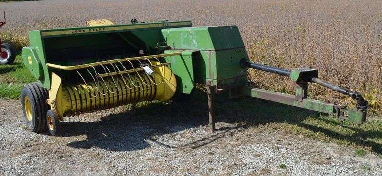 John Deere 336 Baler image
