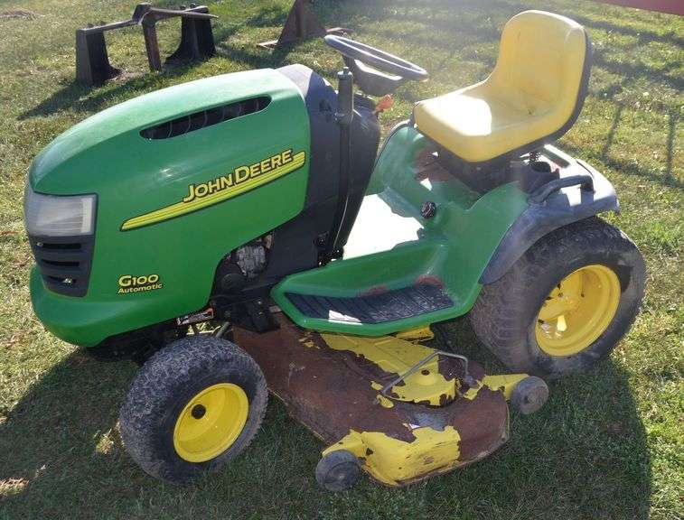 John Deere G100 Lawn Mower image