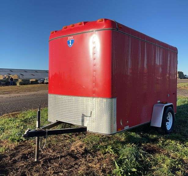 2004 Interstate enclosed trailer, row:2