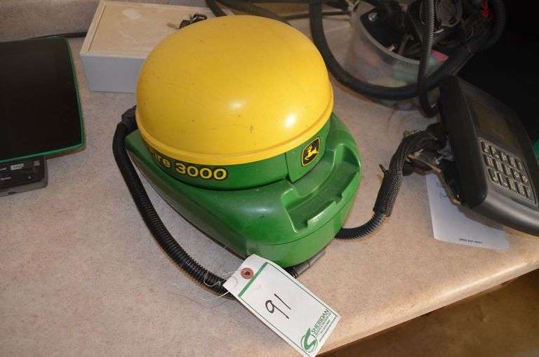 John Deere Starfire 3000 GPS Reciever image
