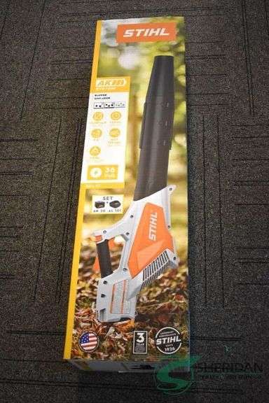 Stihl BGA 57 Battery Powered Blower w/ AK20 Battery and Charger image