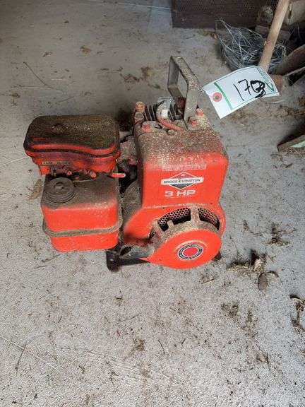 Briggs & Stratton 3hp engine, horizontal shaft, has compression image