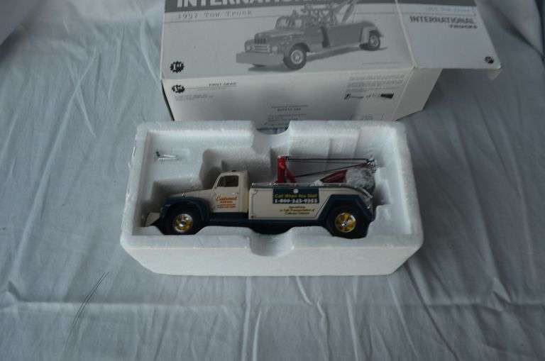 International 1957 Tow Truck image
