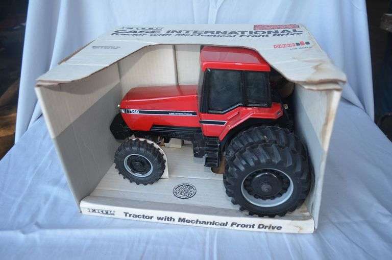 CASE International 7140 Tractor tractor with Mechanical Front Drive image