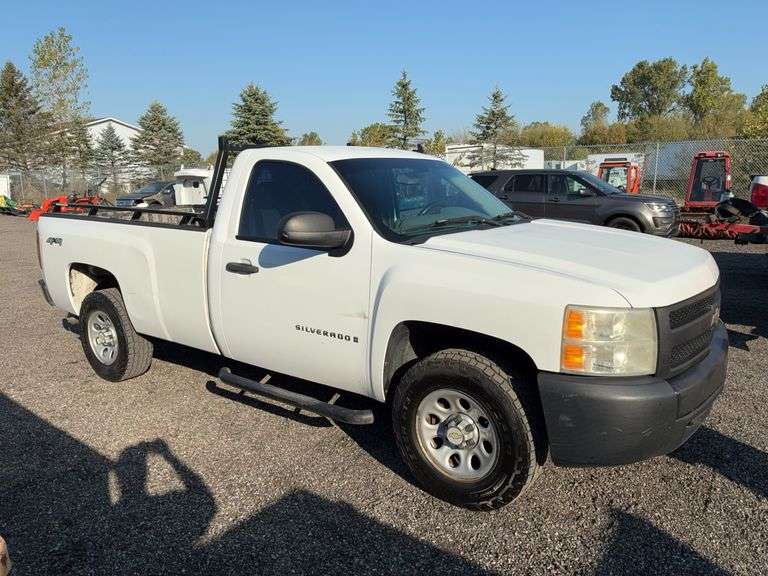 2008  CHEVROLET  Silverado image