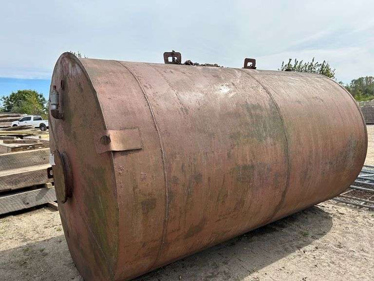 Large Tank image
