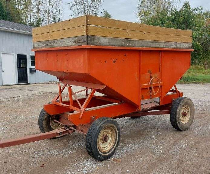 Gravity Wagon approx. 200 BU image