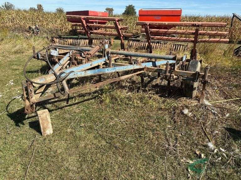 Ford field cultivator with buster bars, 11 ft. image