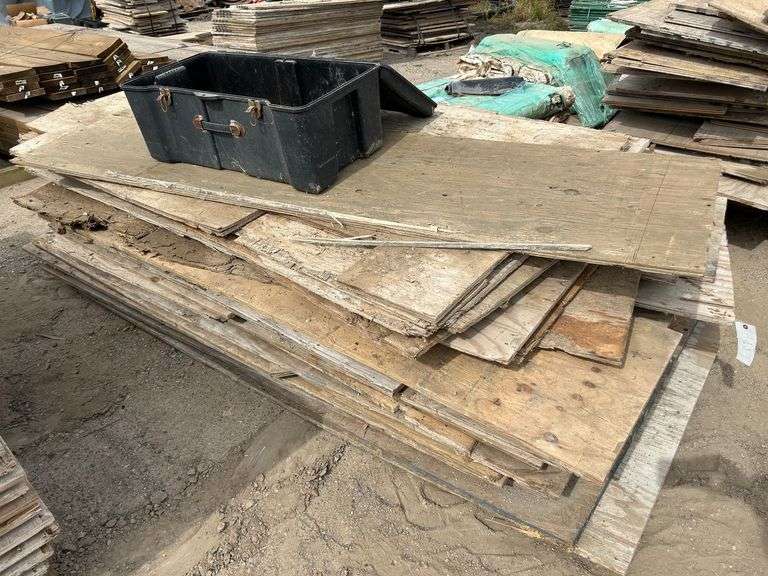 Plywood Pieces image