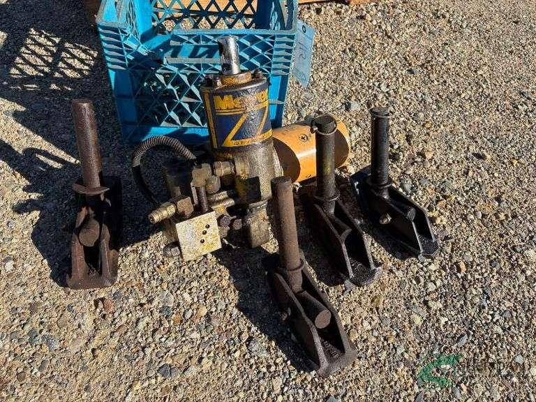 Meyer Snow Plow Lift Cylinder and plow shoes image