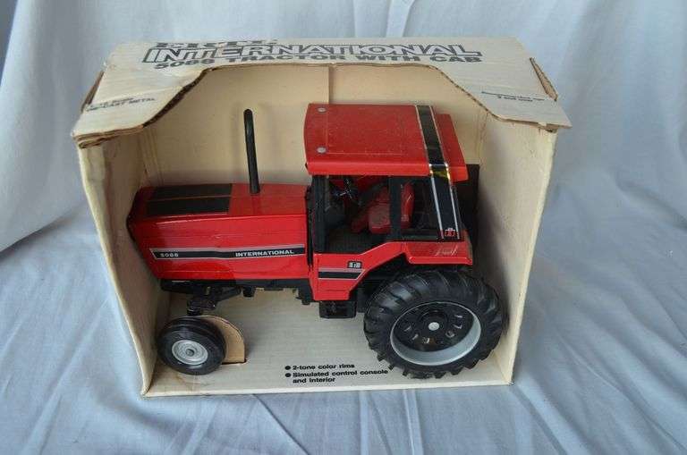 International 5088 Tractor with Cab image