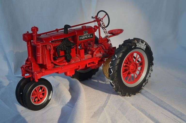 Farmall F-20 image