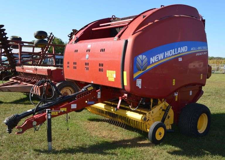 New Holland Roll-Belt 560 Round Baler image