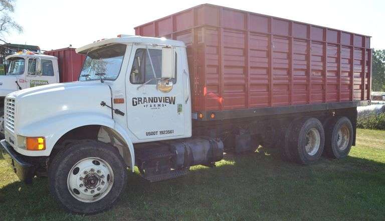 1994 International 4900 Grain Truck image