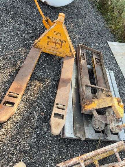 2 pallet jacks image