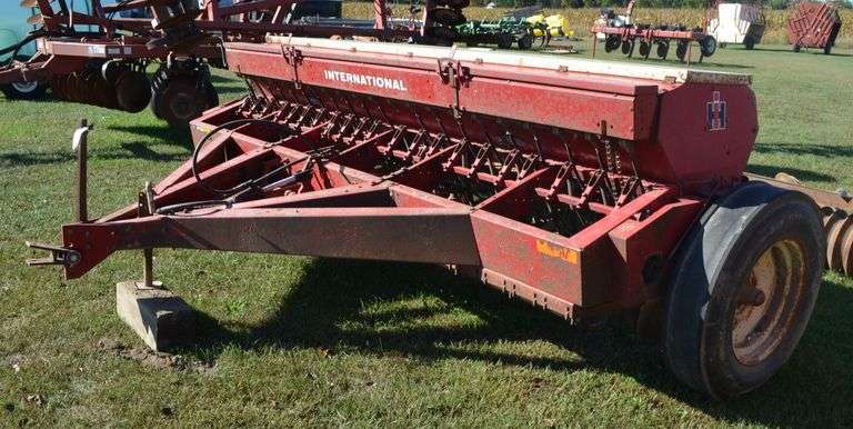 International 510 Grain Drill image