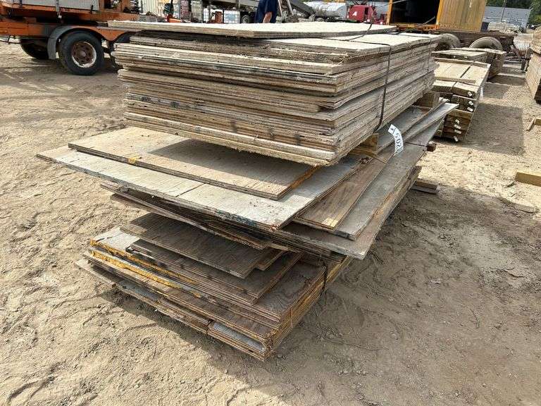 (1) Stack of Plywood image
