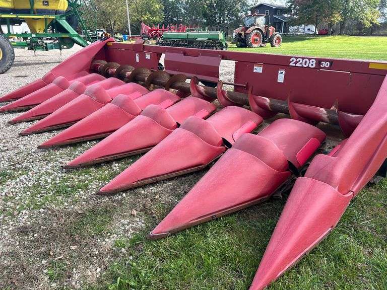 2004 CASE IH 2208 Corn Head image