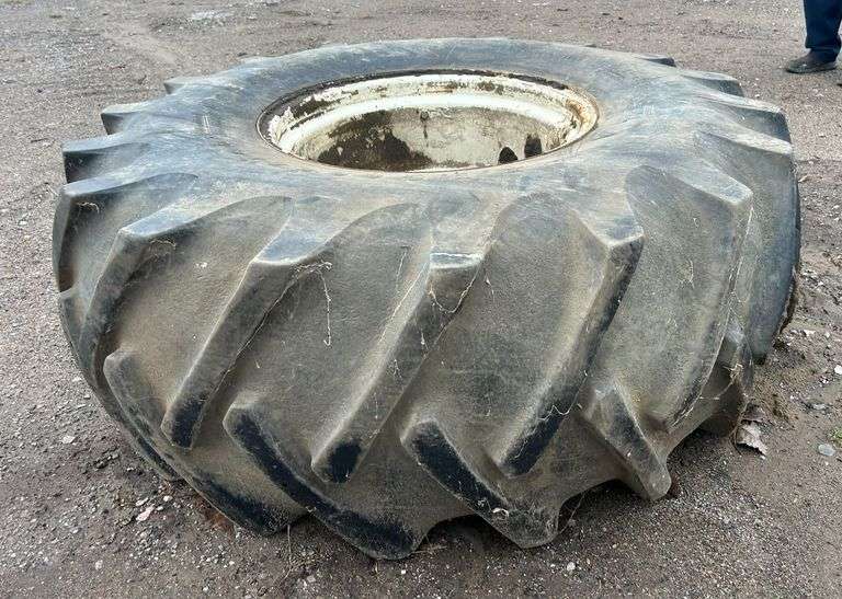 (1) B.F. Goodrich 23.1-26 Tire on 10 Bolt Rim image