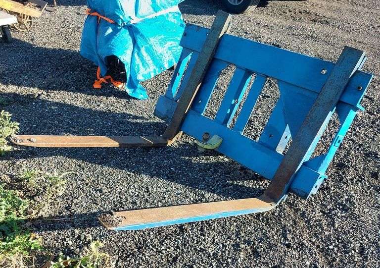 3 Point Heavy Duty Forks image