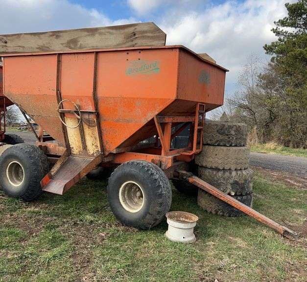 Bradford gravity wagon 225, row:3