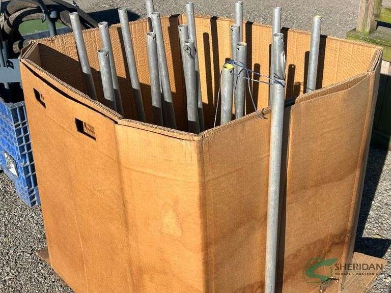 Barricading posts image