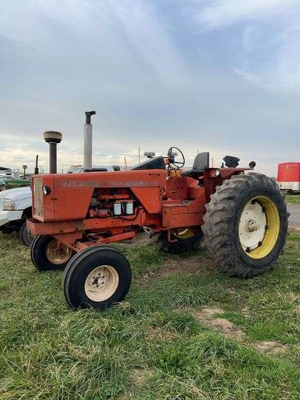 Allis Chalmers 200 tractor, K, row:1